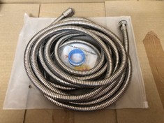 QTY OF ASSORTED ITEMS TO INCLUDE EXTRA LONG SHOWER HOSE. 5M. TOTAL RRP £370: LOCATION - F RACK