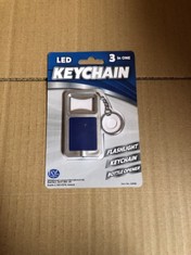 32 X 3-IN-1 LED KEYCHAIN. TOTAL RRP £138: LOCATION - G RACK