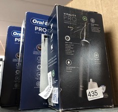 QTY OF ITEMS TO INCLUDE ORAL-B PRO 3 ELECTRIC TOOTHBRUSHES FOR ADULTS, GIFTS FOR WOMEN / MEN, 1 CROSS ACTION TOOTHBRUSH HEAD & TRAVEL CASE, 3 MODES WITH TEETH WHITENING, 2 PIN UK PLUG, 3500, BLACK, O