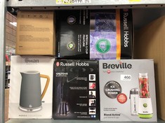 QTY OF ITEMS TO INCLUDE BREVILLE BLEND ACTIVE PERSONAL BLENDER & SMOOTHIE MAKER | 350W | 2 PORTABLE BLEND ACTIVE BOTTLES (600ML) | LEAK PROOF LIDS | WHITE & GREEN [VBL246]: LOCATION - E RACK