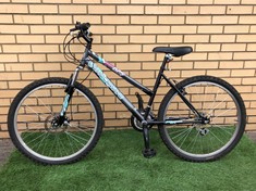 SHOCKWAVE XT675 MOUNTAIN BIKE 21 SPEEDS:: LOCATION - FLOOR(COLLECTION OR OPTIONAL DELIVERY AVAILABLE)