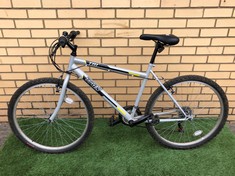 ADULTS TRAX TRI MOUNTAIN BIKE 18 SPEED : LOCATION - FLOOR(COLLECTION OR OPTIONAL DELIVERY AVAILABLE)