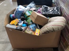 PALLET OF ASSORTED PET ITEMS TO INCLUDE PEDIGREE DOG BISCUITS 500G : LOCATION - FLOOR(COLLECTION OR OPTIONAL DELIVERY AVAILABLE)