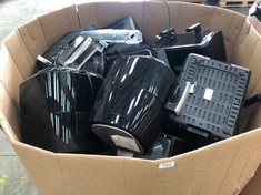 PALLET OF ASSORTED KITCHEN ITEMS TO INCLUDE SALTER AIRFRYER : LOCATION - FLOOR(COLLECTION OR OPTIONAL DELIVERY AVAILABLE)