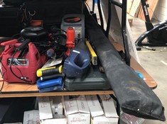 QTY OF DIY TOOLS TO INCLUDE HALFORDS 1800CC BATTERY CHARGER : LOCATION - TABLES(COLLECTION OR OPTIONAL DELIVERY AVAILABLE)