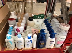 QTY OF BEAUTY ITEMS TO INCLUDE SIMPLE REFRESHING SHOWER GEL 500ML - COLLECTION ONLY - LOCATION A RACK