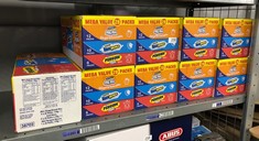 QTY OF ITEMS TO INCLUDE MCVITIE'S MINIS BULK BOX BISCUITS - GINGERBREAD MEN, ICED GEMS AND PENGUINS, 572 G (28 PACKS): LOCATION - BACK RACK