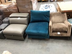 3 X ASSORTED SOFA / PARTS TO INCLUDE GREY LEATHER MIDDLE SOFA PART (PARTS ONLY) (COLLECTION OR OPTIONAL DELIVERY) (KERBSIDE PALLET DELIVERY)