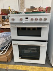 HISENSE DOUBLE ELECTRIC OVEN IN WHITE WITH CERAMIC HOB - MODEL NO HDE3211BWUK - RRP £379 (COLLECTION OR OPTIONAL DELIVERY)