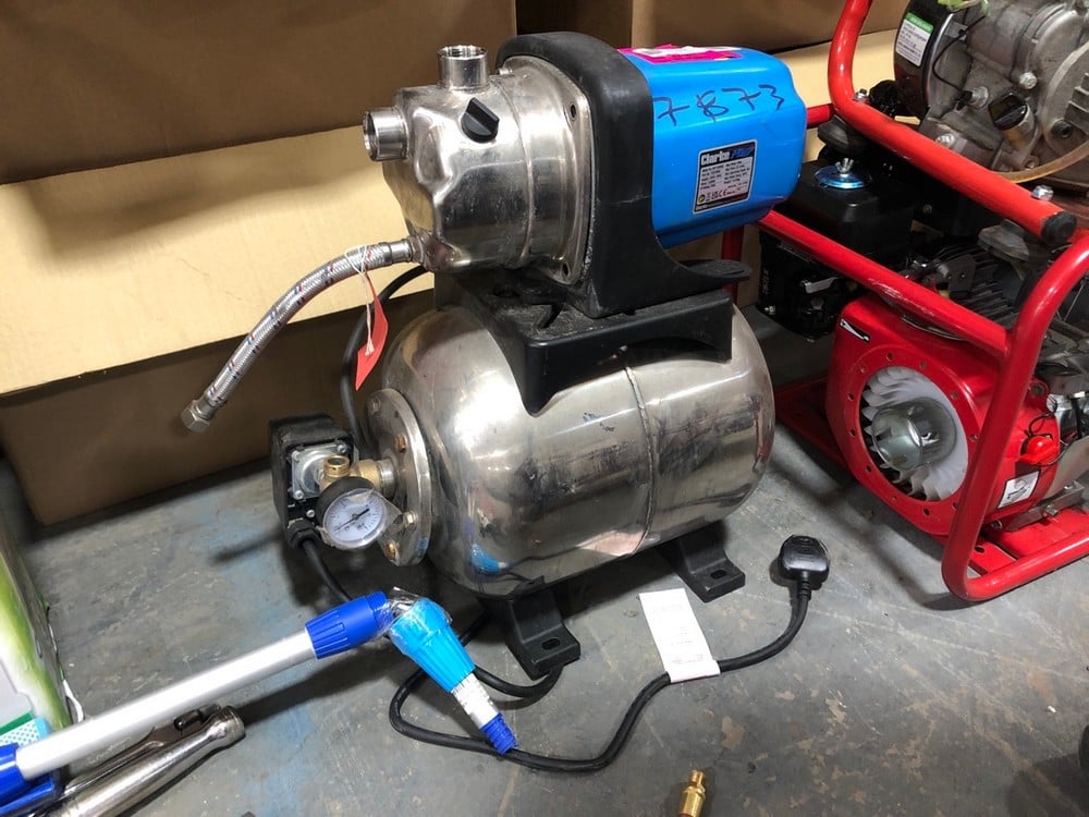 John Pye Auctions 3 X ASSORTED ITEMS TO INCLUDE CLARKE PUMP