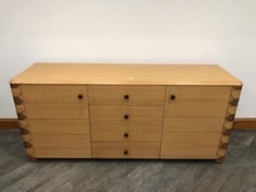 ANUEL SOLID OAK & WALNUT 4 DRAWER, 2 DOOR SIDEBOARD WITH OUTLETS FOR CABLE MANAGEMENT RRP- £2,695