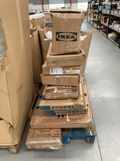 PALLET OF HOME FURNITURE OF DIFFERENT STYLES AND MODELS INCLUDING FORBES LIFT TOP COFFEE TABLE (MAY BE BROKEN AND INCOMPLETE).
