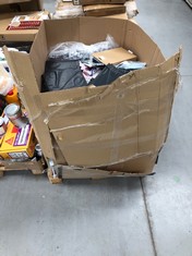 PALLET OF ASSORTED ITEMS INCLUDING TABLET COVERS.