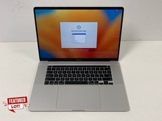 APPLE MACBOOK PRO 2019 512GB SSD LAPTOP (ORIGINAL RRP - €1229,95) IN PALATE. (WITH CHARGER. WITHOUT CASE, QWERTY KEYBOARD. DOES NOT CONTAIN Ñ (FOREIGN KEYBOARD)). I7 6-CORE @ 2.6GHZ, 16GB RAM, 16.0"