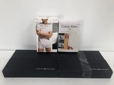 4 X PACKS OF CALVIN KLEIN AND TOMMY HILFIGER MEN'S UNDERWEAR VARIOUS SIZES - LOCATION 3A.