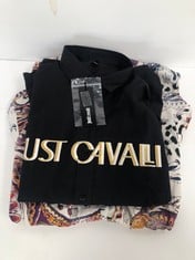 JUST CAVALLI MEN'S SHIRT SIZE 56 AND DRESS SIZE 40 - LOCATION 11A.