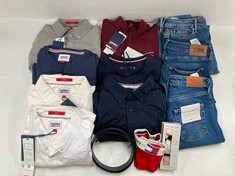 13 X TOMMY HILFIGER CLOTHING VARIOUS SIZES AND MODELS INCLUDING WHITE SHIRT SIZE L - LOCATION 29A.