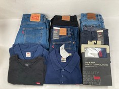9 X LEVIS GARMENTS VARIOUS SIZES AND MODELS INCLUDING BLACK T-SHIRT SIZE M- LOCATION 5A.