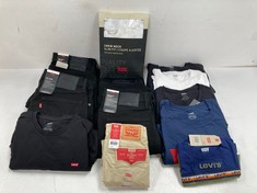 12 X LEVIS GARMENTS VARIOUS SIZES AND MODELS INCLUDING BEIGE TROUSERS SIZE 6 YEARS - LOCATION 5A.