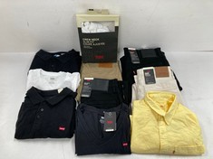 10 X LEVIS GARMENTS VARIOUS SIZES AND MODELS INCLUDING YELLOW SHIRT SIZE M - LOCATION 5A.