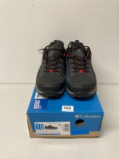 PAIR OF COLUMBIA GRANITE TRAIL BOOTS - SIZE UK 9