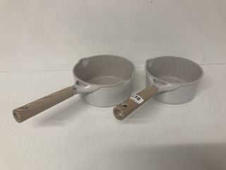 SET OF 2 CAROTE SAUCEPANS WITH WOODEN HANDLE