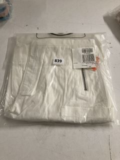 WATCH OUT PANTS IN WHITE SIZE M RRP: $108