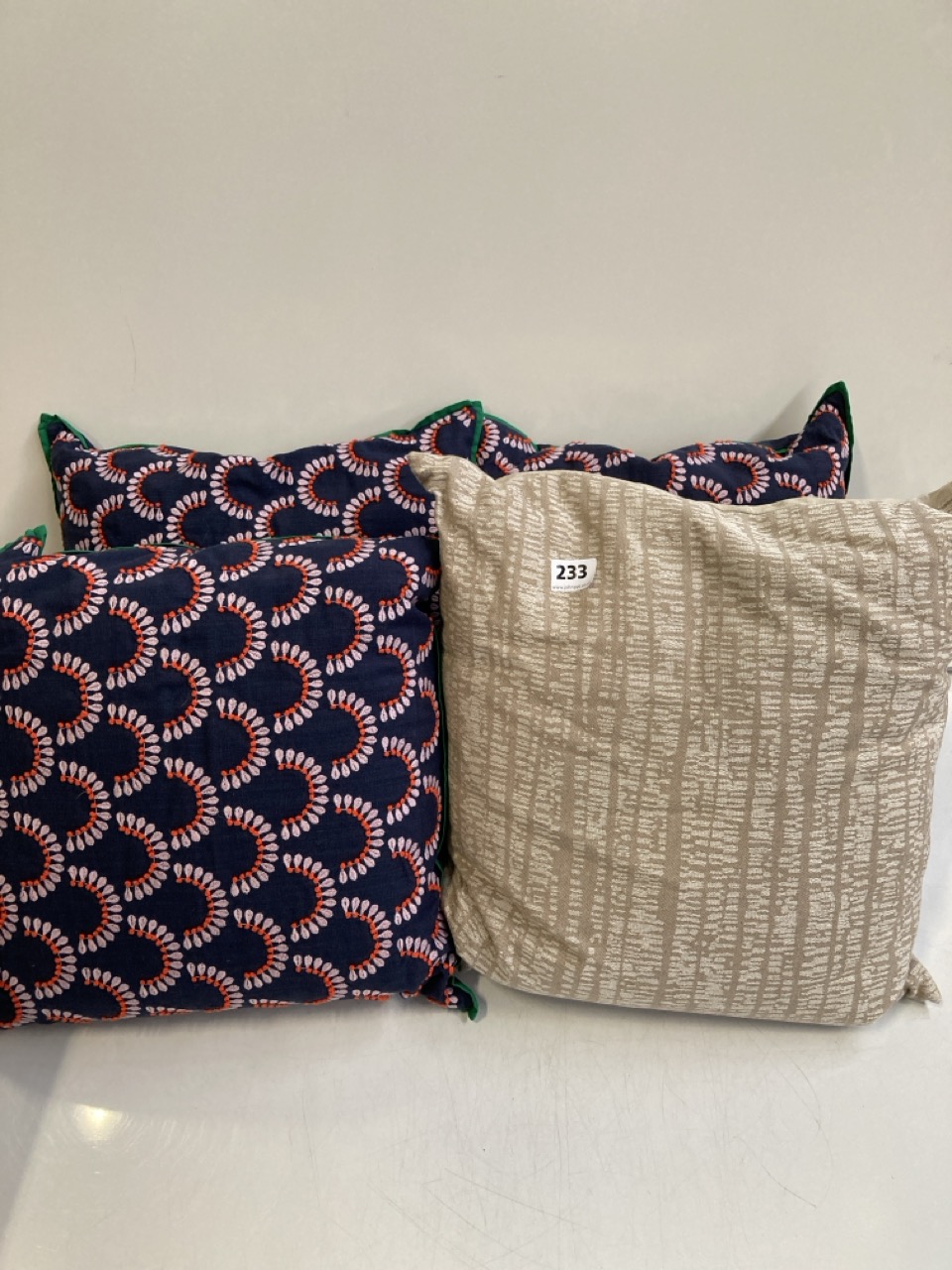 John Pye Auctions 4 X JOHN LEWIS SCATTER CUSHIONS TO INCLUDE 3 X