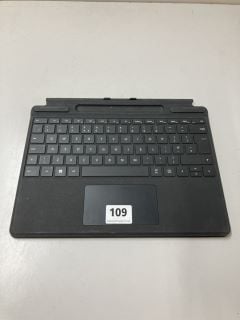 2 X TABLET KEYBOARDS