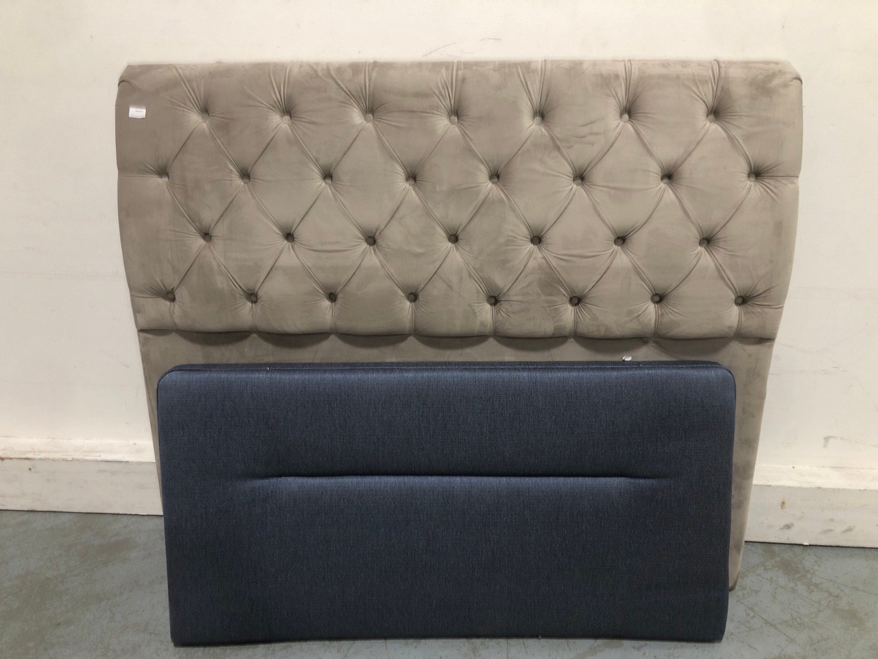PALLET OF 5 HEADBOARDS IN GREY AND BLUE FOR DOUBLE AND KING SIZED BEDS RRP Â£500
