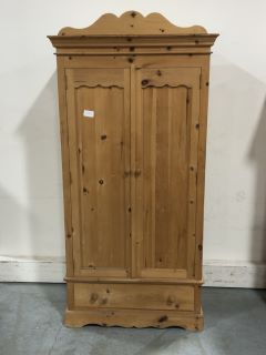 VICTORIAN STLYE SOLID WOOD DOUBLE WARDROBE APPROX RRP £