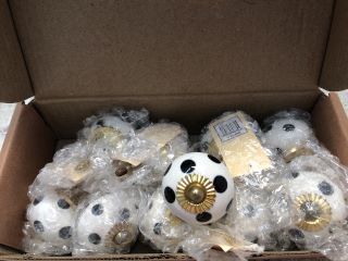 3X BOXES OF FRENCH GREY INTERIORS FLOWER KNOBS IN RED/YELLOW/WHITE