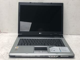 ACER ASPIRE 5610Z SERIES LAPTOP IN SILVER (SPARES AND REPAIRS)