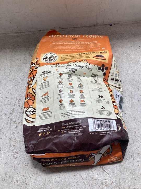 John Pye Auctions LILY'S KITCHEN COUNTRYSIDE CASSEROLE CHICKEN, DUCK