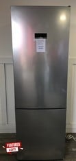 BOSCH FRIDGE FREEZER MODEL KGN49XLEA RRP £649: LOCATION - FRONT FLOOR (COLLECTION OR OPTIONAL DELIVERY AVAILABLE)