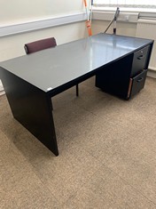 BLACK COMPUTER TABLE