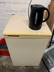 2 X ASSORTED ITEMS TO INCLUDE UNDERCOUNTER FRIDGE