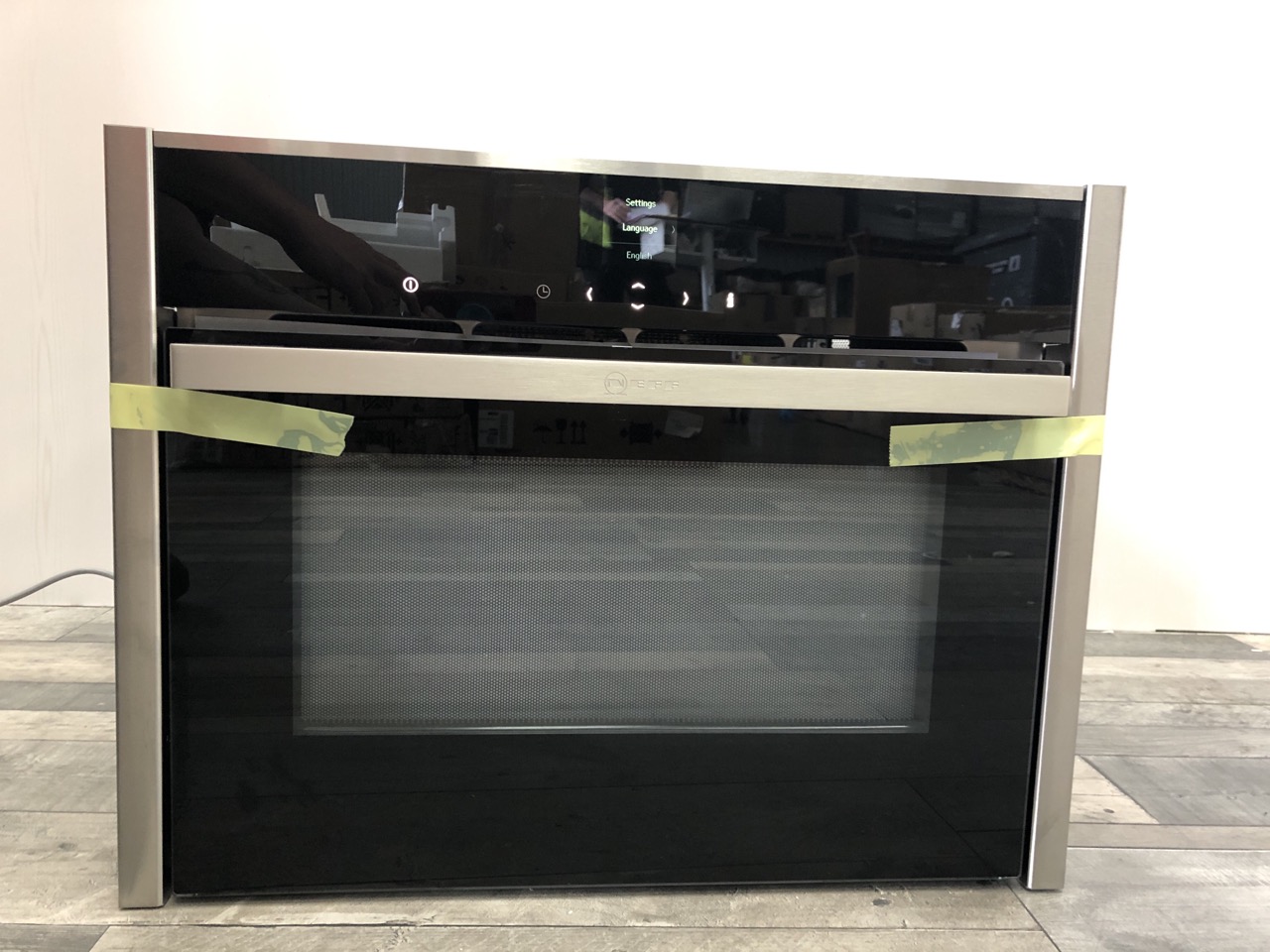 John Pye Auctions NEFF BUILT IN MICROWAVE MODEL C17UR02NOB RRP £429