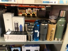 QTY OF WATER BOTTLES/FLASKS TO INCLUDE GREY STANLEY MUG WITH HANDLE : LOCATION - E RACK