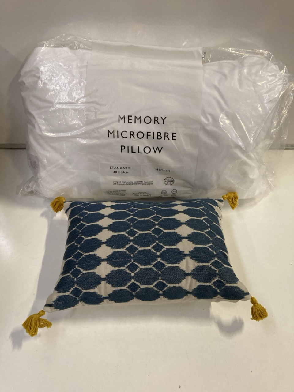 John Pye Auctions BOX OF ASSORTED PILLOWS TO INCLUDE JOHN LEWIS