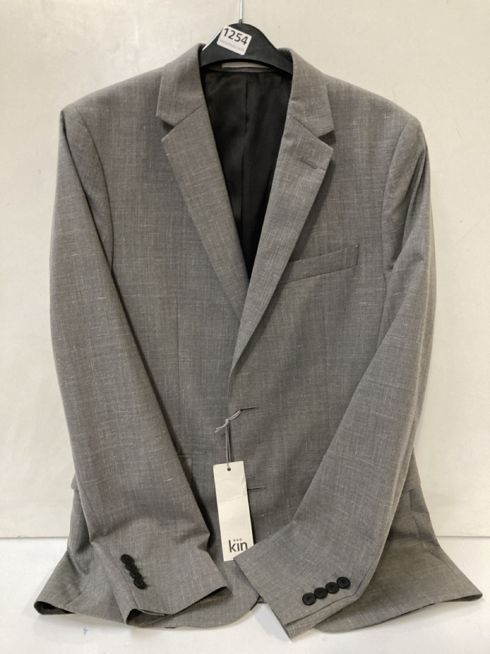 ASSORTMENT OF MEN'S CLOTHING TO INCLUDE JOHN LEWIS MELANGE SLIM GREY SUIT JACKET SIZE 38R