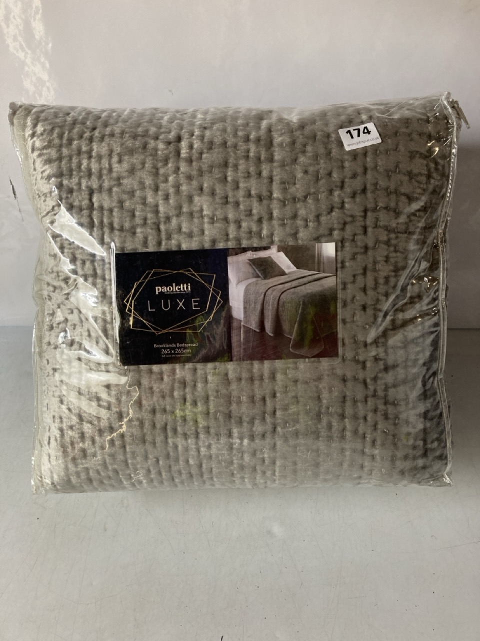 A PAOLETTI LUX BROOKLANDS BEDSPREAD, 265 X 265 CM RRP £195.00