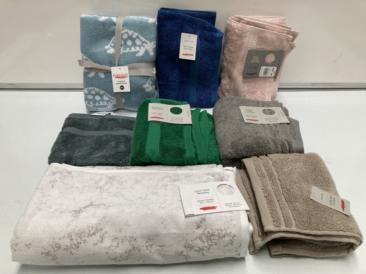 BOX OF ASSORTED TOWELS TO INCLUDE TENCEL COTTON MODAL BATH TOWEL 130 X 70CM IN MARBLE GREY