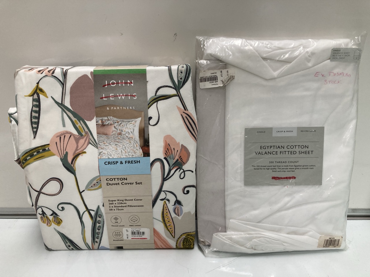 John Pye Auctions 4 X ASSORTED BEDDING ITEMS TO INCLUDE A JOHN LEWIS