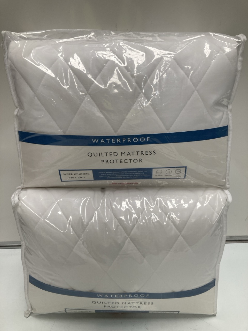 John Pye Auctions 2 X JOHN LEWIS SUPER KING SIZE WATERPROOF QUILTED