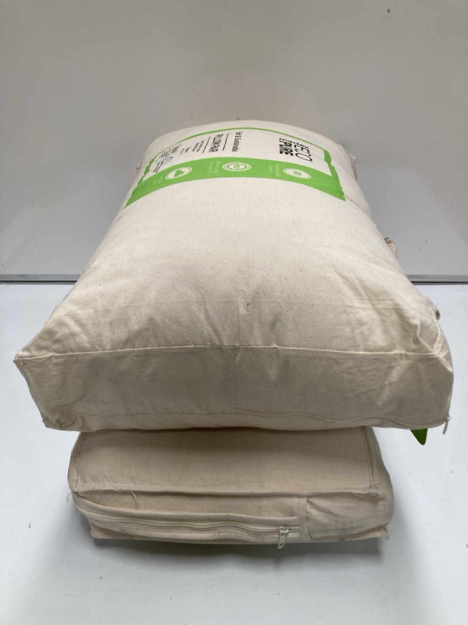 MARTEX SOFT & SUSTAINABLE PAIR OF PILLOWS, TO ALSO INCLUDE VELFONT NATURSAN PILLOW