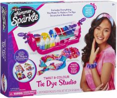 QTY OF ITEMS TO INLCUDE BOX OF ASSORTED GIRLS TOYS TO INCLUDE SHIMMER 'N SPARKLE ULTIMATE TIE DYE STUDIO, CLEMENTONI 25716, FROZEN 2 DOUBLE FACE SUPERCOLOR PUZZLE FOR CHILDREN - 104 PIECES, AGES 6 YE