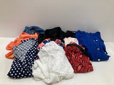 10 X DRESSES VARIOUS MODELS AND BRANDS INCLUDING A BLACK PIECES SIZE L - LOCATION 25A.