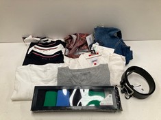 11 X GARMENTS VARIOUS BRANDS AND SIZES INCLUDING MEN'S WHITE SHIRT SIZE L - LOCATION 29A.