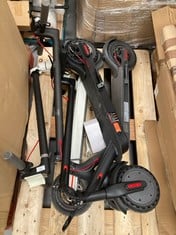 3 X ELECTRIC SCOOTER (NOT WORKING) INCLUDING A CHARGER.